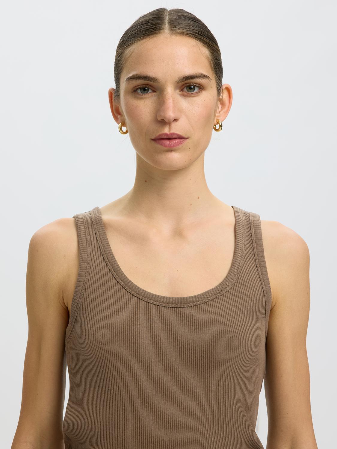 model_shot-detail